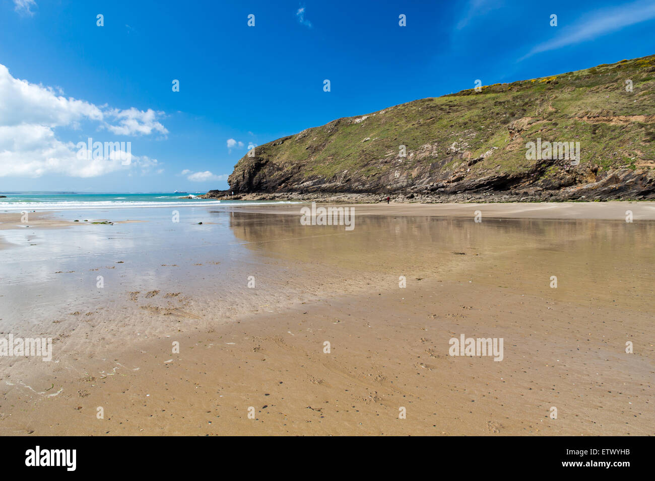 Splendida spiaggia sabbiosa di Nolton Haven on Il Pembrokeshire Coast of Wales UK Europa Foto Stock