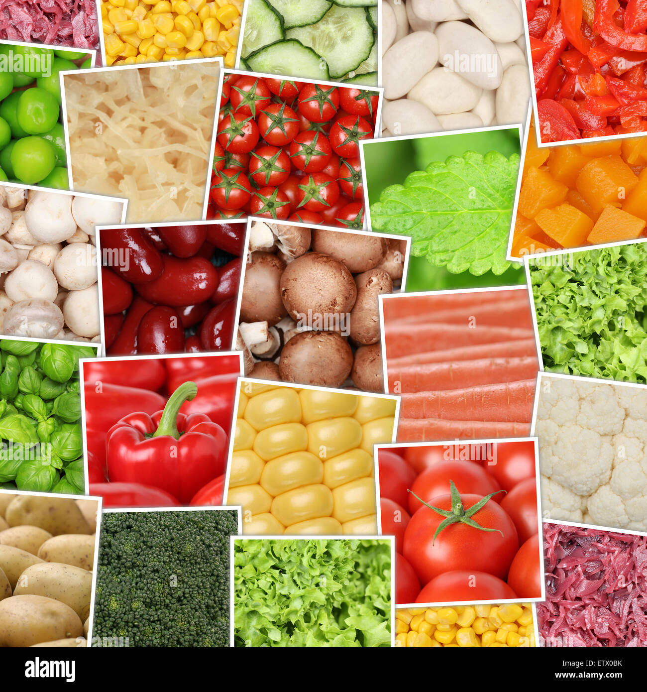 Vegan e vegetariana verdure sfondo con pomodori, paprica, erbe aromatiche, funghi, lattuga, patate, fagioli e cetrioli Foto Stock