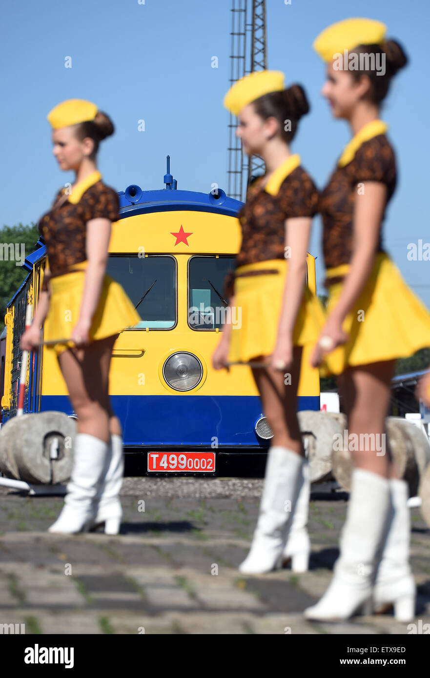 Ostrava, Repubblica Ceca. 16 Giugno, 2015. Fiera internazionale della tecnologia ferroviaria, prodotti e servizi per la ferrovia e il trasporto urbano CZECH RAILDAYS inizia a Ostrava, Repubblica Ceca, Martedì, 16 giugno 2015. Foto di riabilitazione motoria T 499 locomotiva storica da 70ies. © Jaroslav Ozana/CTK foto/Alamy Live News Foto Stock