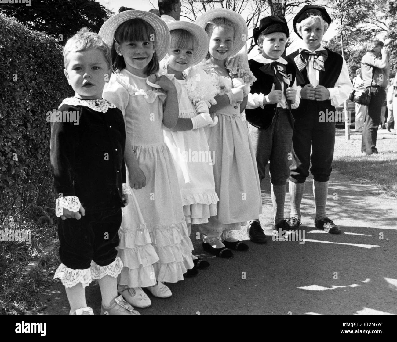 Facendo abbastanza una immagine per il Saltburn settimana vittoriano parade album sono, da sinistra, Alexander Neale, due, Emily Neale, quattro, Hannah Tranter, sei Lucy breve, sei, Scott Tranter, otto e Craig Tranter, dieci, tutte dal Marske e nuova area Marske. 7 A Foto Stock