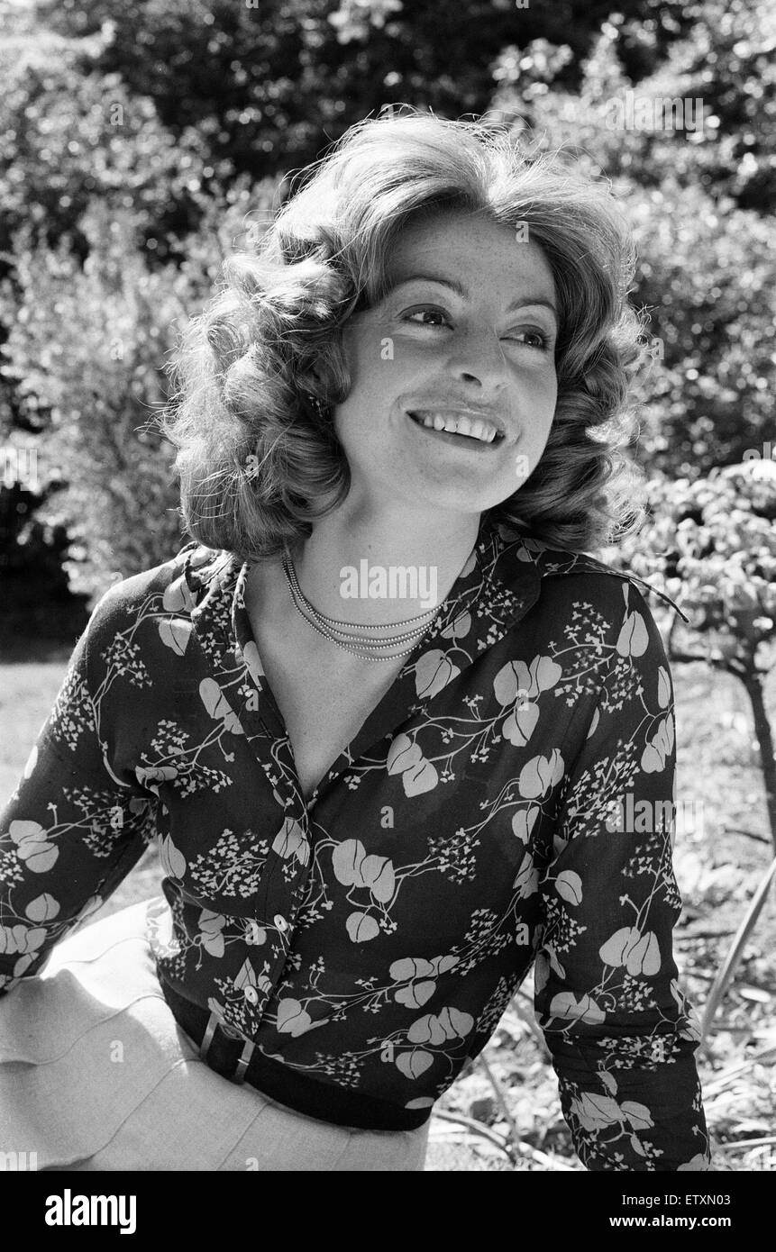 Kay Alexander, presentatore, Midlands oggi, BBC TV regionale news service per il West Midlands, 11 giugno 1974. Foto Stock