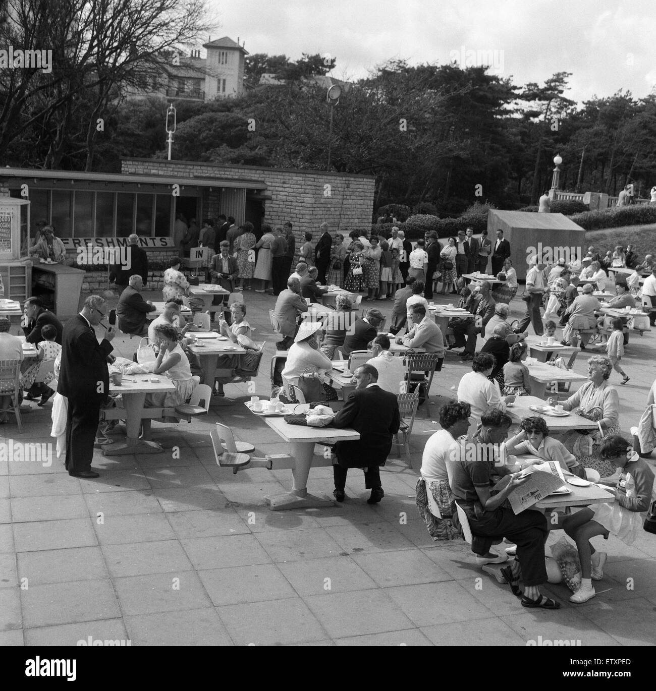 Scene di vacanze a Bournemouth Dorset. 5 agosto 1961. Foto Stock