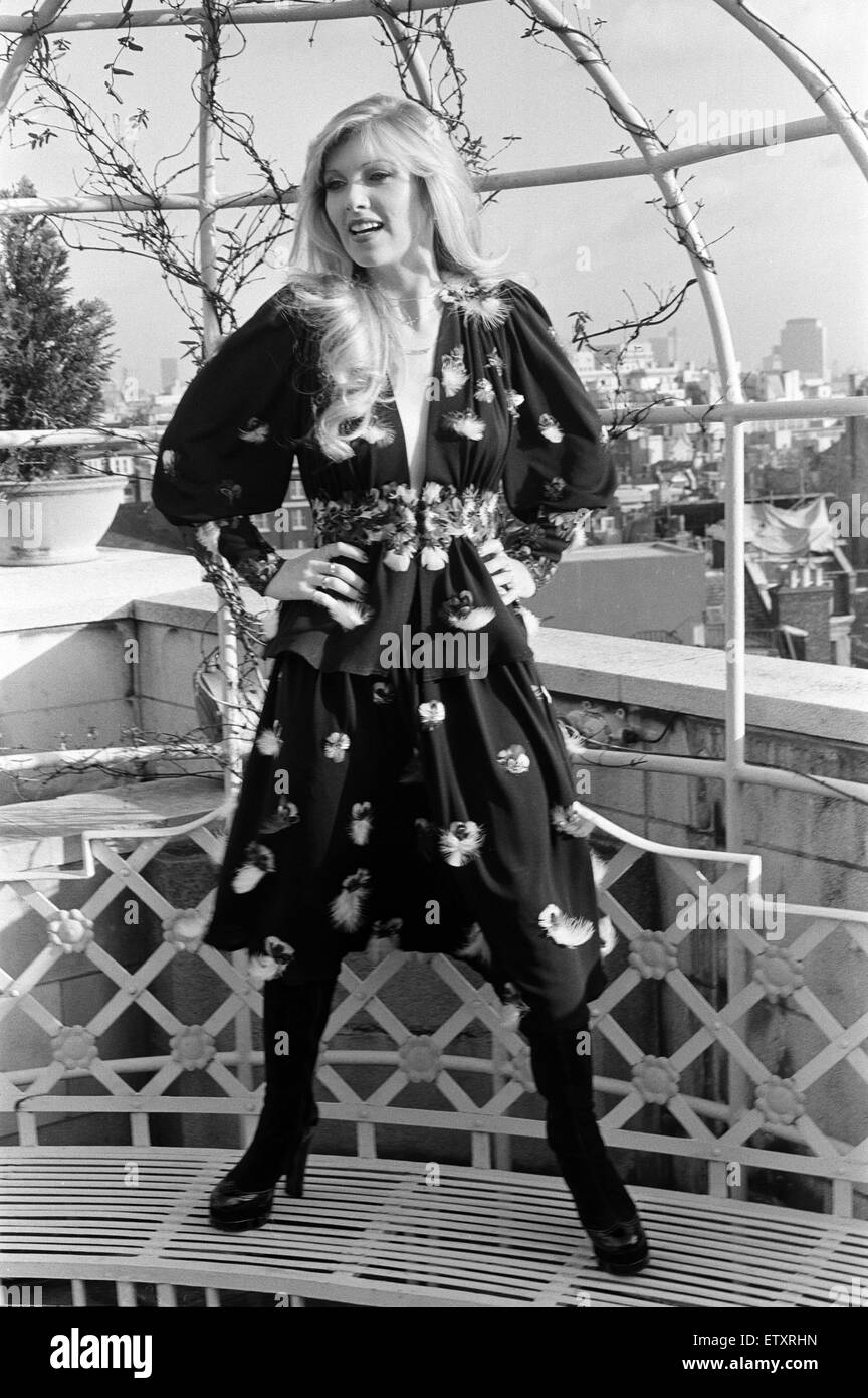 Lynsey de Paul lancia il suo nuovo album chiamato "gusto di me, non perdere me' presso il Dorchester Hotel. Il 28 novembre 1974. Foto Stock