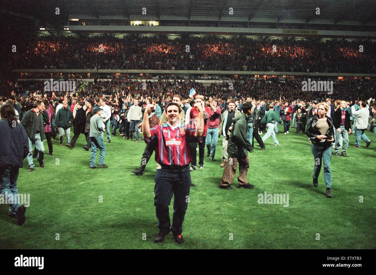 La UEFA Cup match seconda gamba, Aston Villa 1- 0 Inter Milan, tenutasi a Villa Park. Il 29 settembre 1994. Foto Stock