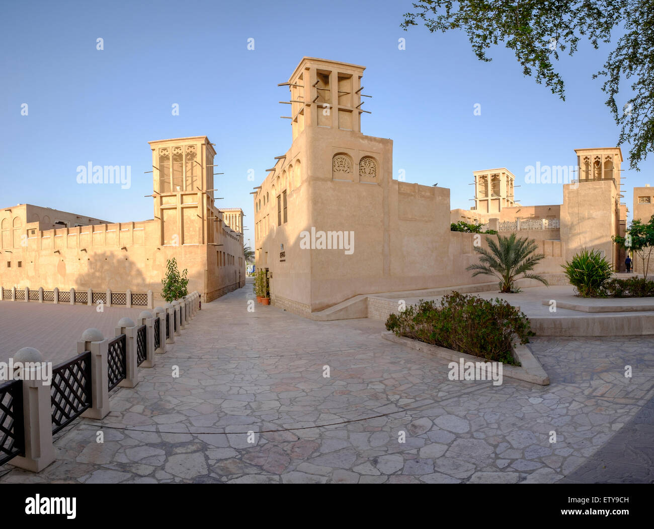 Storico quartiere di Bastakiya nella città vecchia di Dubai Emirati Arabi Uniti Foto Stock