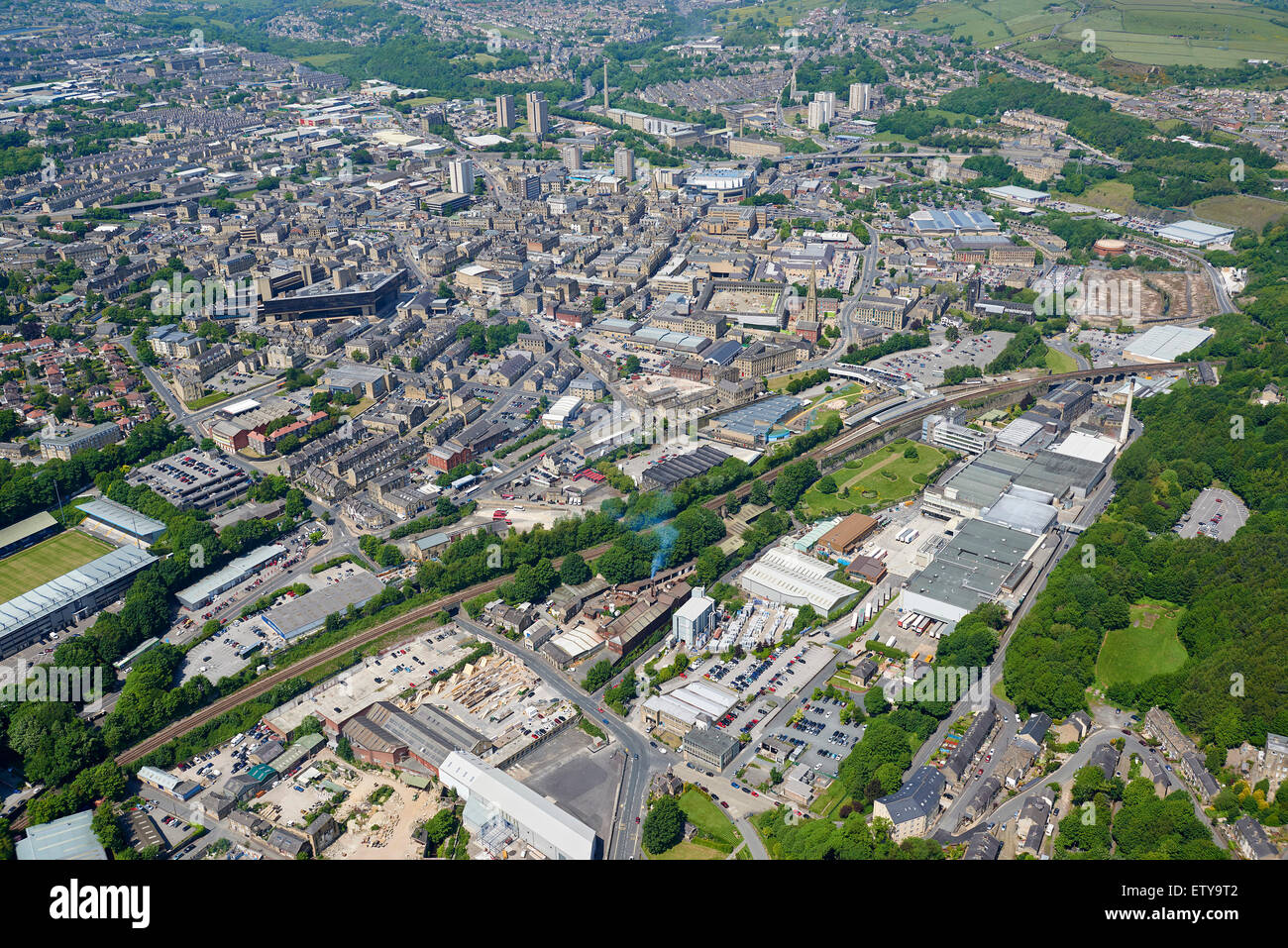 Halifax, West Yorkshire, dall'aria, nell'Inghilterra del Nord Regno Unito Foto Stock