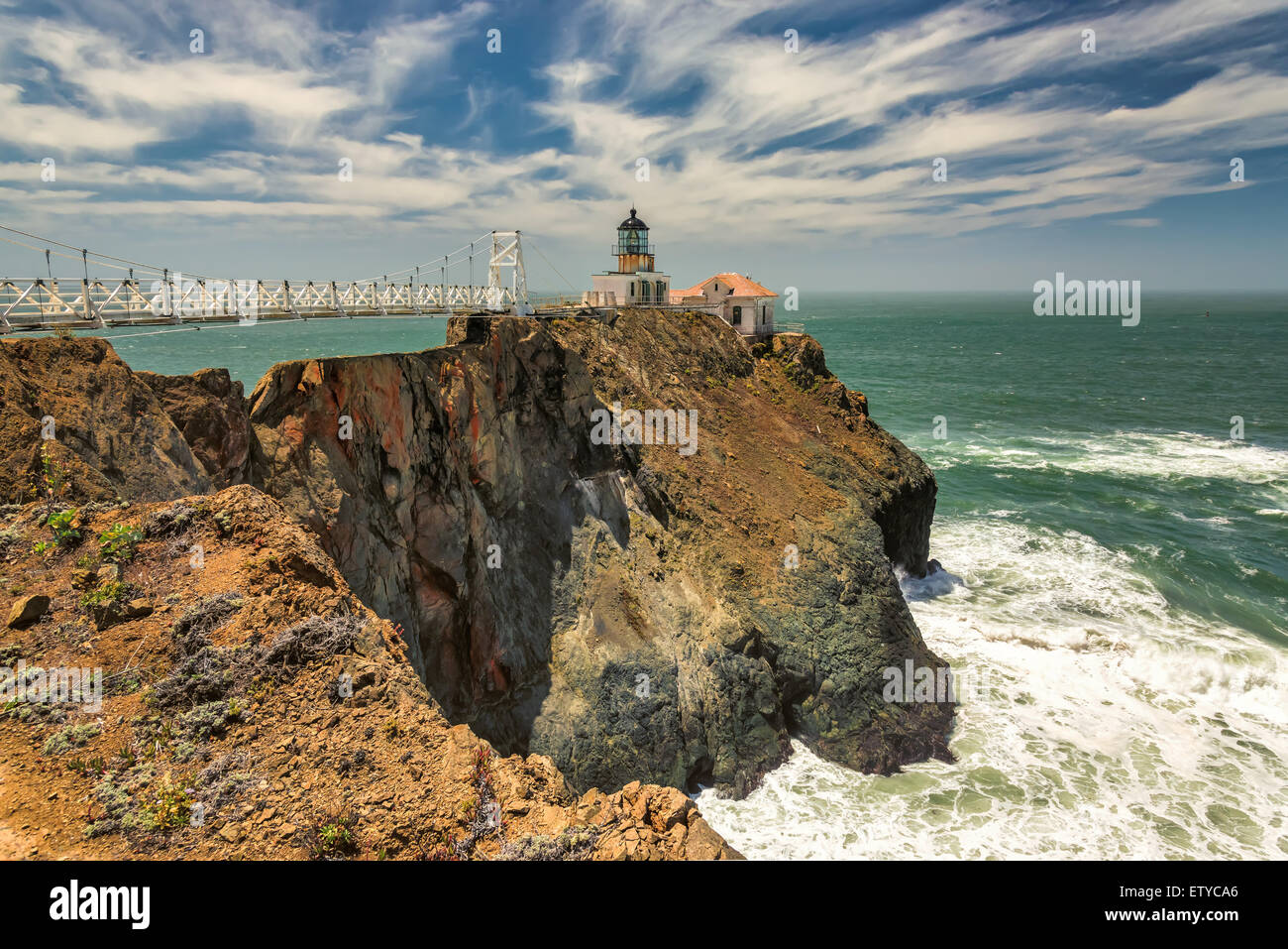 Il ponte di faro Point Bonita sulla roccia, San Francisco, California Foto Stock