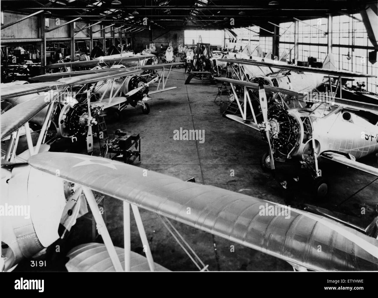 Il Grumman F2F-1, un biplano iconico, è stato sottoposto a revisione presso lo stabilimento di Farmingdale, identificato con il numero di produttore 3191. Questo aereo ha giocato un ruolo importante nell'aviazione navale durante gli anni '1930 Foto Stock