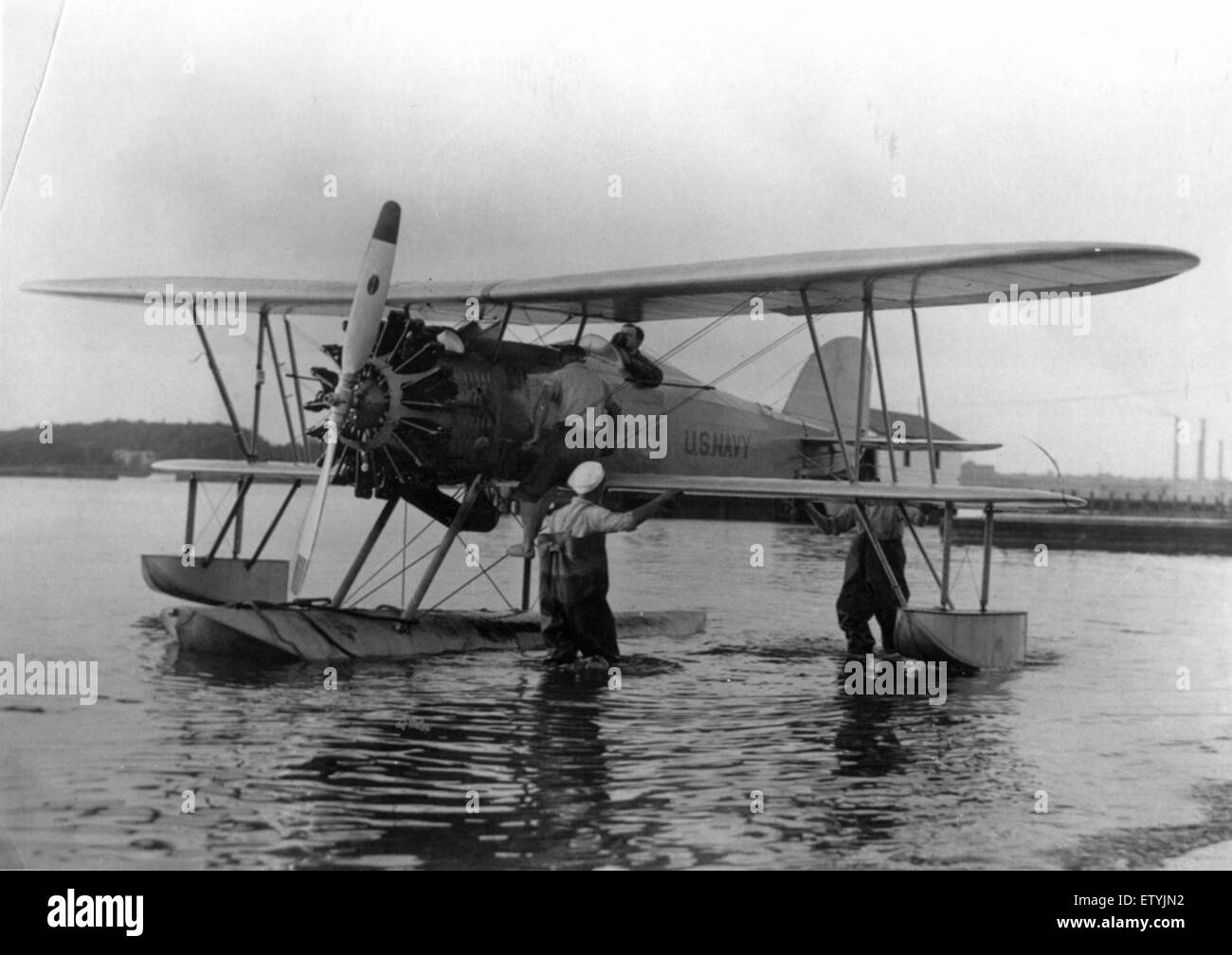 Il Wright XF3W-1 era un prototipo di caccia navale sviluppato per la US Navy negli anni '1930 Questa foto mostra l'aeromobile, caratterizzato da un design unico con una configurazione monoplano ad ala bassa ed era destinato alle operazioni di trasporto. Foto Stock