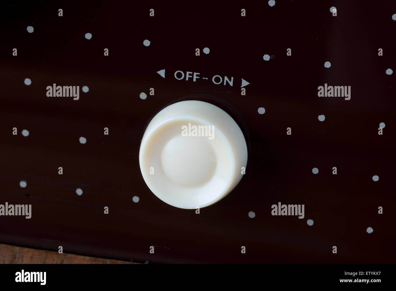 Vecchio radiogramma On e Off interruttore di torsione o della manopola. Foto Stock