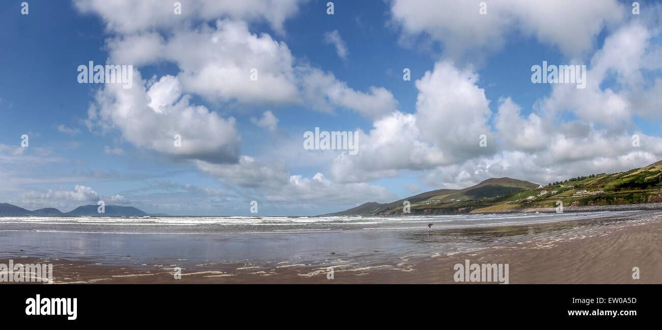 Panorama a pollice beach, Iveragh Peninsula, nella contea di Kerry, Irlanda Foto Stock