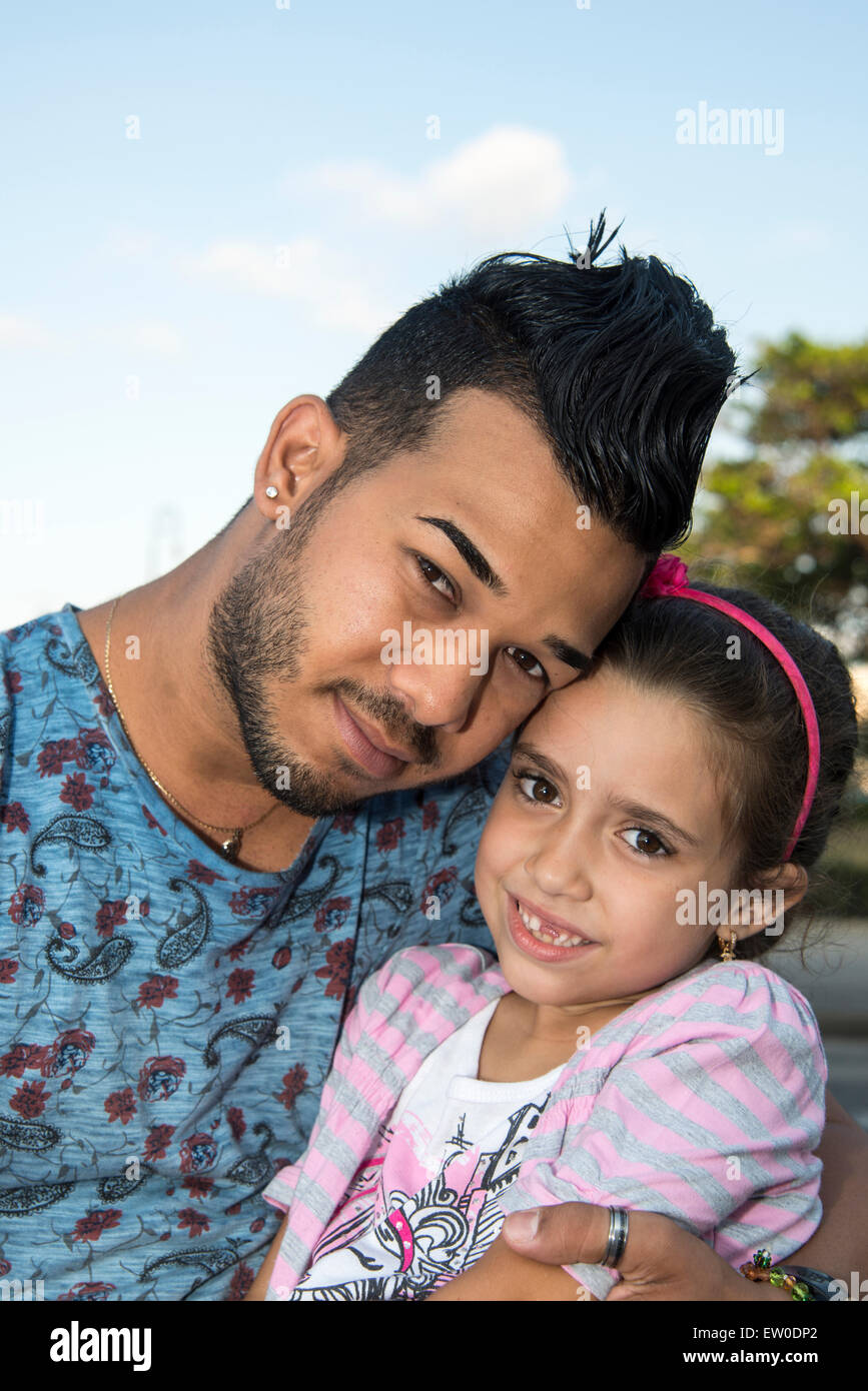 Padre e figlia avente un buon tempo insieme Foto Stock