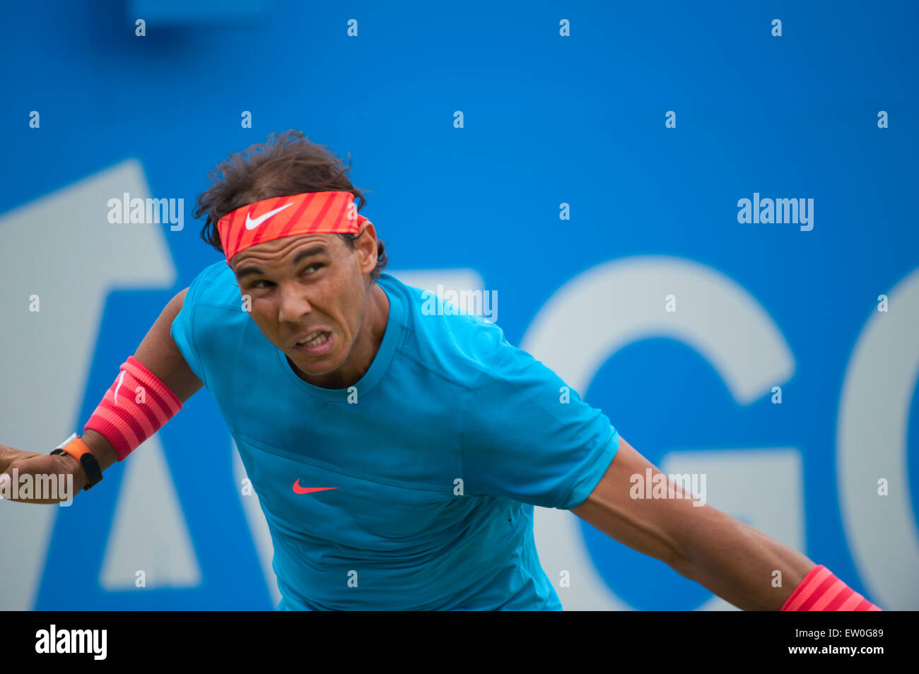 La Queen's Club di Londra, Regno Unito. Il 16 giugno, giorno 2 Round 1 match con Rafael Nadal (ESP) riproduzione di Alexandr Dolgopolov (UKR). Credito: Malcolm Park editoriale/Alamy Live News Foto Stock