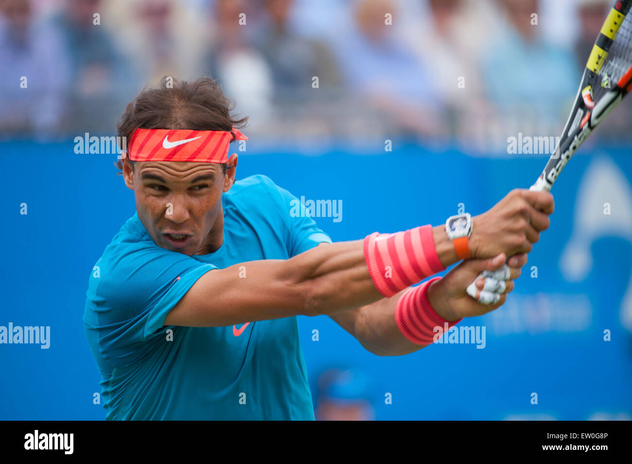 La Queen's Club di Londra, Regno Unito. Il 16 giugno, giorno 2 Round 1 match con Rafael Nadal (ESP) riproduzione di Alexandr Dolgopolov (UKR). Credito: Malcolm Park editoriale/Alamy Live News Foto Stock