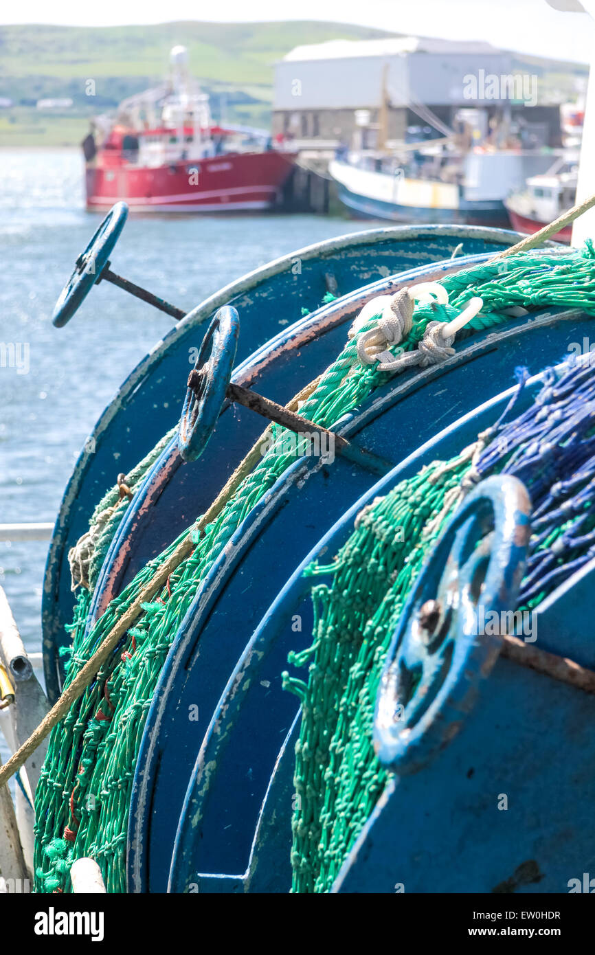 Avvolte le reti da pesca nel porto di Dingle, nella contea di Kerry, Irlanda Foto Stock