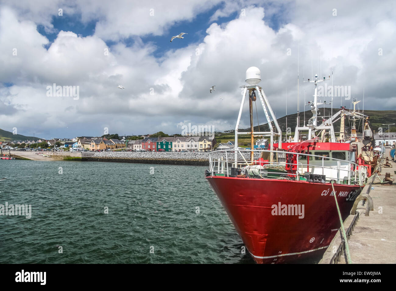 Barche da pesca nel porto di Dingle, nella contea di Kerry, Irlanda Foto Stock