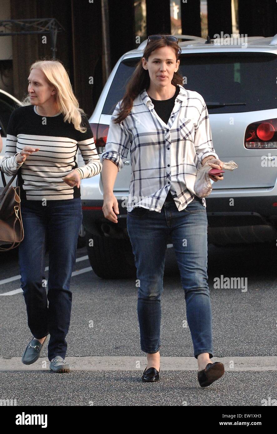 Jennifer Garner va al Sushi SugarFish la Domenica di Pasqua con gli amici con: Jennifer Garner dove: Los Angeles, California, Stati Uniti quando: 06 Apr 2015 C Foto Stock