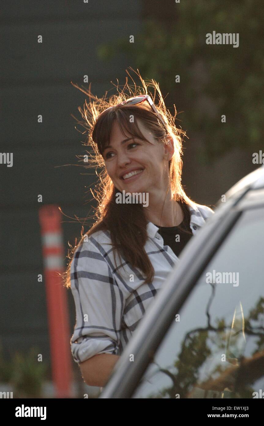 Jennifer Garner va al Sushi SugarFish la Domenica di Pasqua con gli amici con: Jennifer Garner dove: Los Angeles, California, Stati Uniti quando: 06 Apr 2015 C Foto Stock