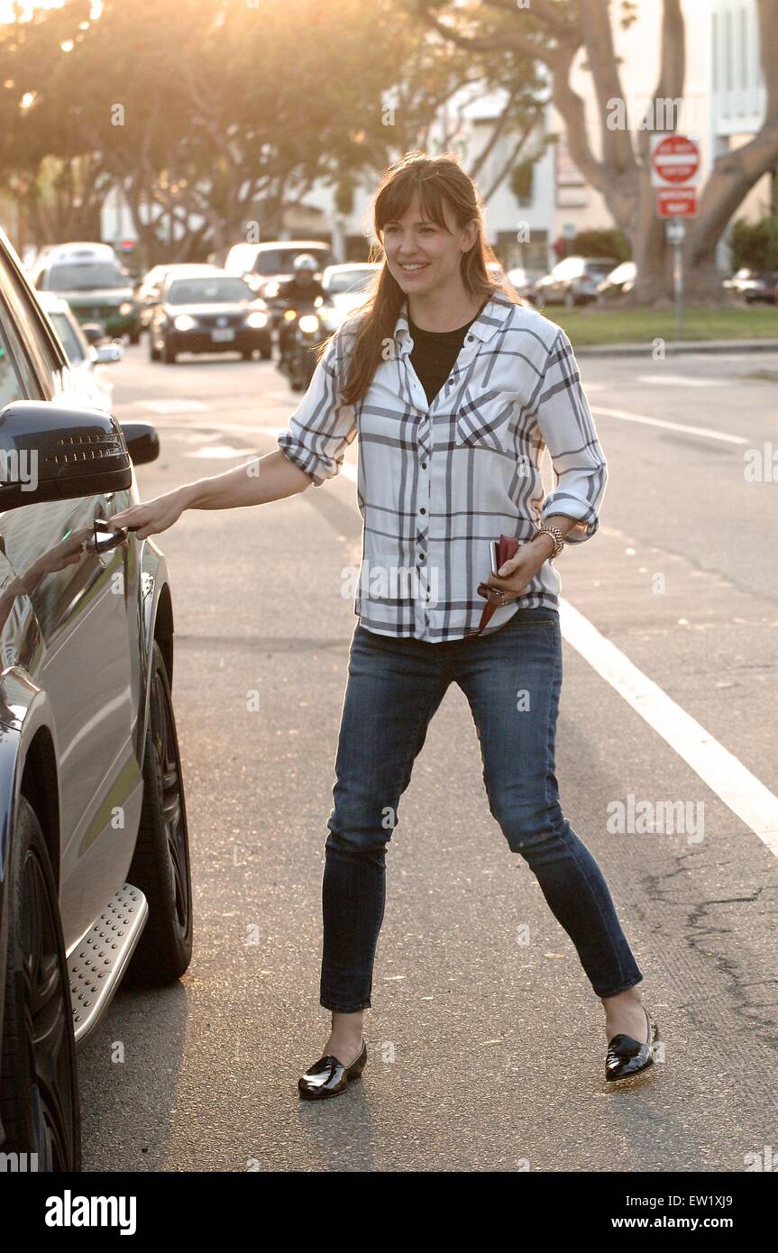 Jennifer Garner va al Sushi SugarFish la Domenica di Pasqua con gli amici con: Jennifer Garner dove: Los Angeles, California, Stati Uniti quando: 06 Apr 2015 C Foto Stock