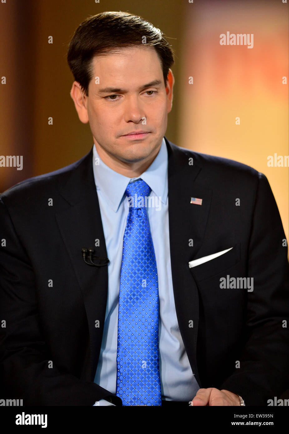 Il repubblicano Florida U.S. Il senatore Marco Rubio parla come egli annuncia la sua candidatura per il repubblicano nomina presidenziale durante un evento presso la Torre di libertà. Rubio è uno dei tre candidati Repubblicani per annunciare i piani di esecuzione contro il Challenger democratica per la Casa Bianca in 2016. Dotato di: Marco Rubio dove: Miami, Florida, Stati Uniti quando: 13 Apr 2015 C Foto Stock