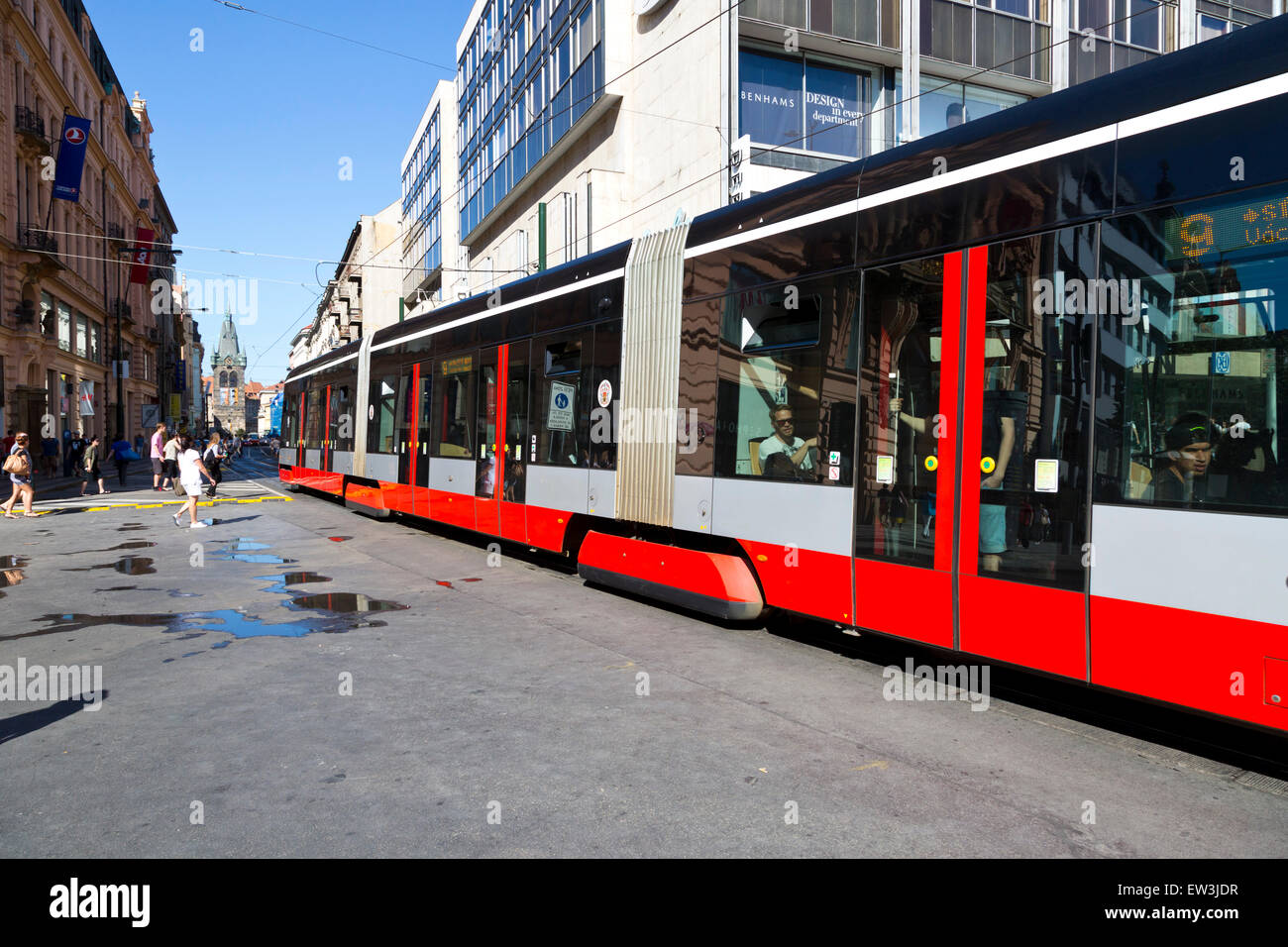 Tipico Tram a Praga, Cechia Foto Stock