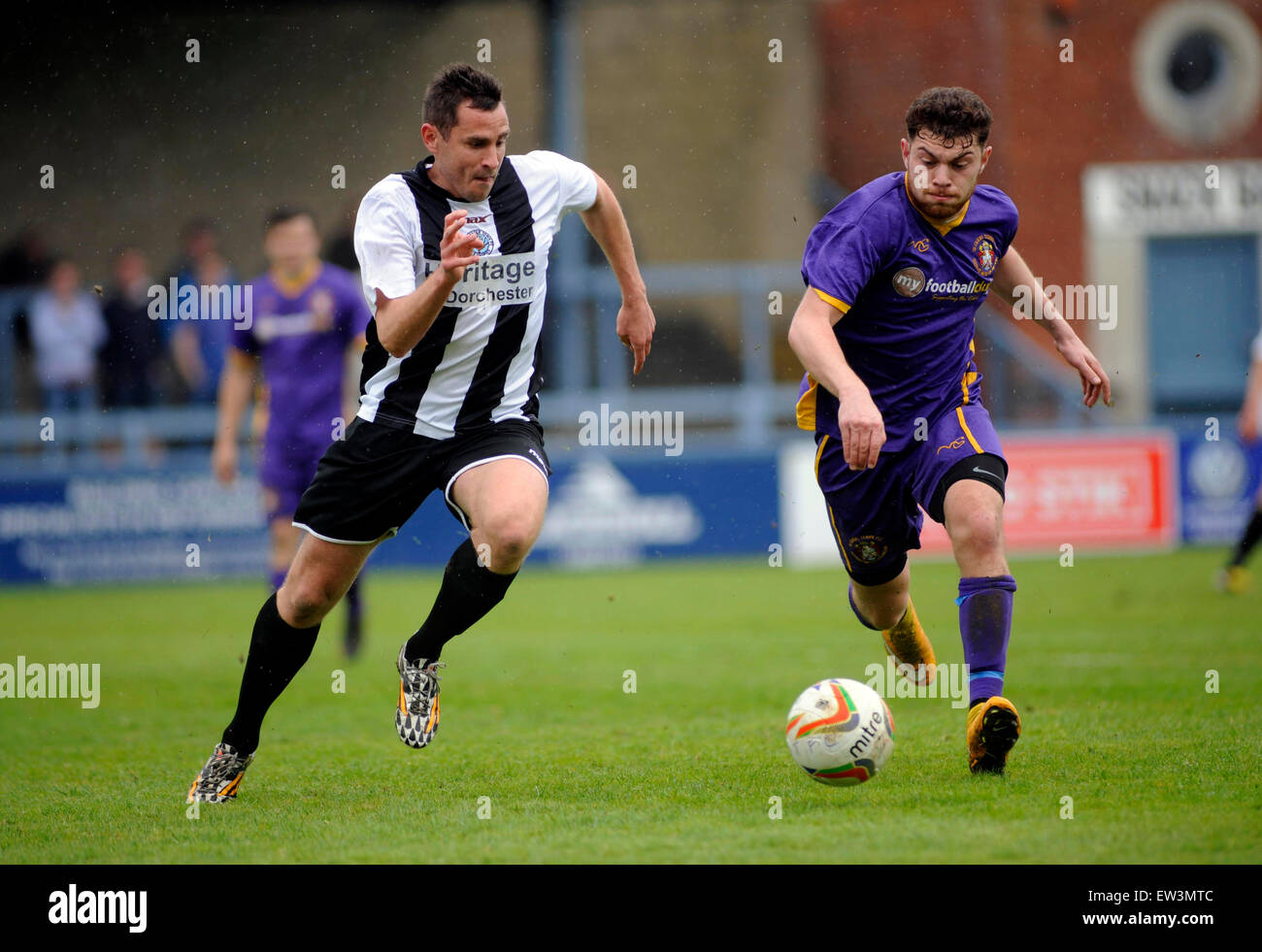 Dorchester, Inghilterra. Xxv Aprile 2015. Azione dalla partita finale del Evo Stick Southern League Premier Division stagione betwe Foto Stock