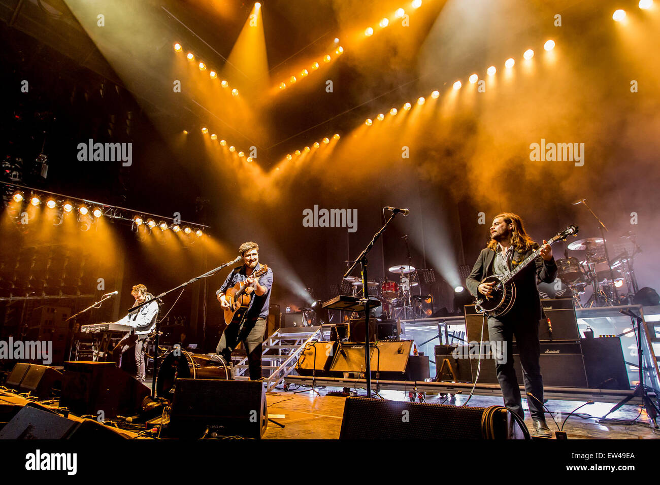 Giugno 16, 2015 - Clarkston, Michigan, Stati Uniti - MUMFORD e figli di eseguire sui colleghi della strada Tour al DTE Energy Music Theatre di Clarkston Mi il 16 giugno 2015 (credito Immagine: © Marc Nader/ZUMA filo) Foto Stock