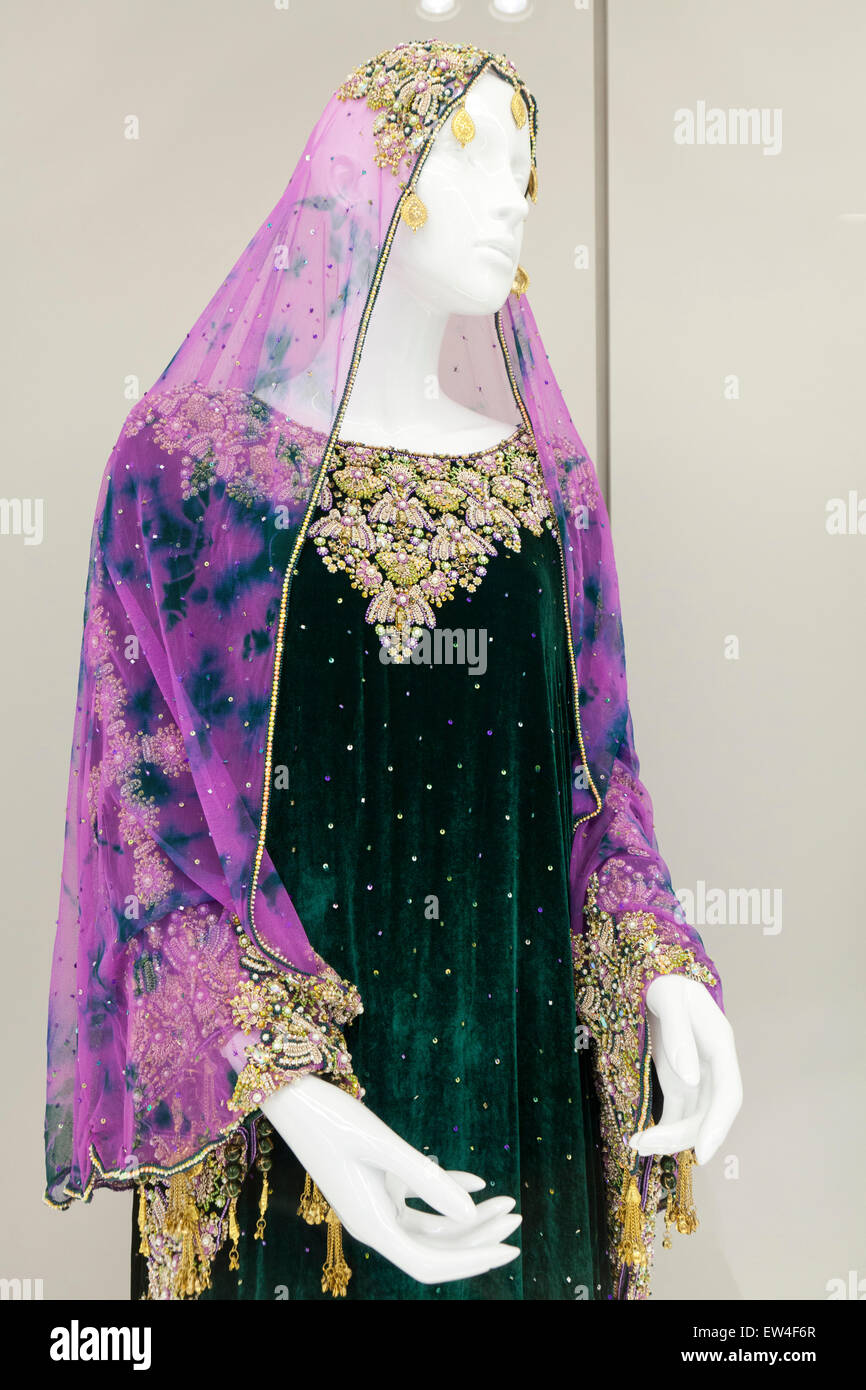 Omani abito da sposa display - Sultan Qaboos Cultural Center, Washington DC, Stati Uniti d'America Foto Stock