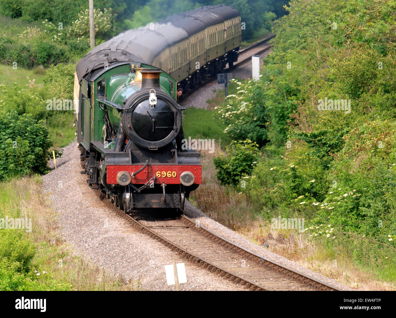 Locomotiva a vapore, sala classe 6960 - Ravingham Hall sulla West Somerset Railway tra Watchet e stazioni Washford, Somerset, Foto Stock