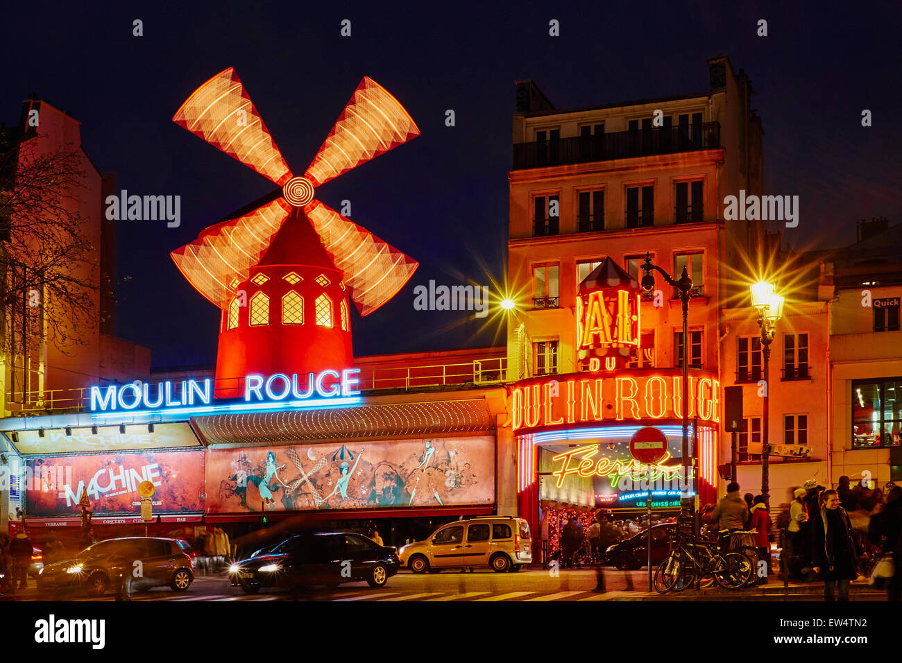 Francia, Parigi, Pigalle, Place Blanche e il Moulin Rouge Foto Stock