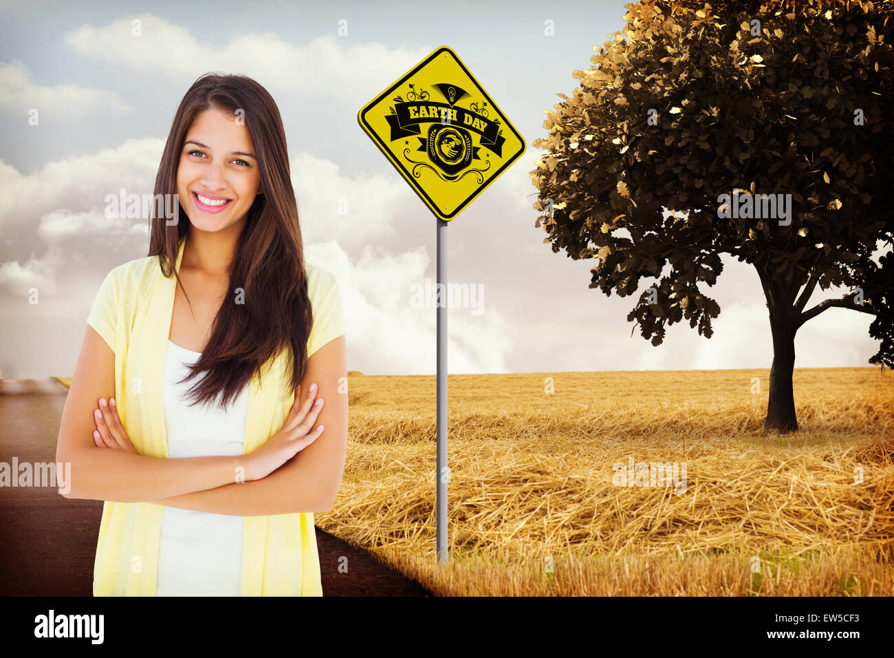 Immagine composita di felice casual donna sorridente in telecamera Foto Stock