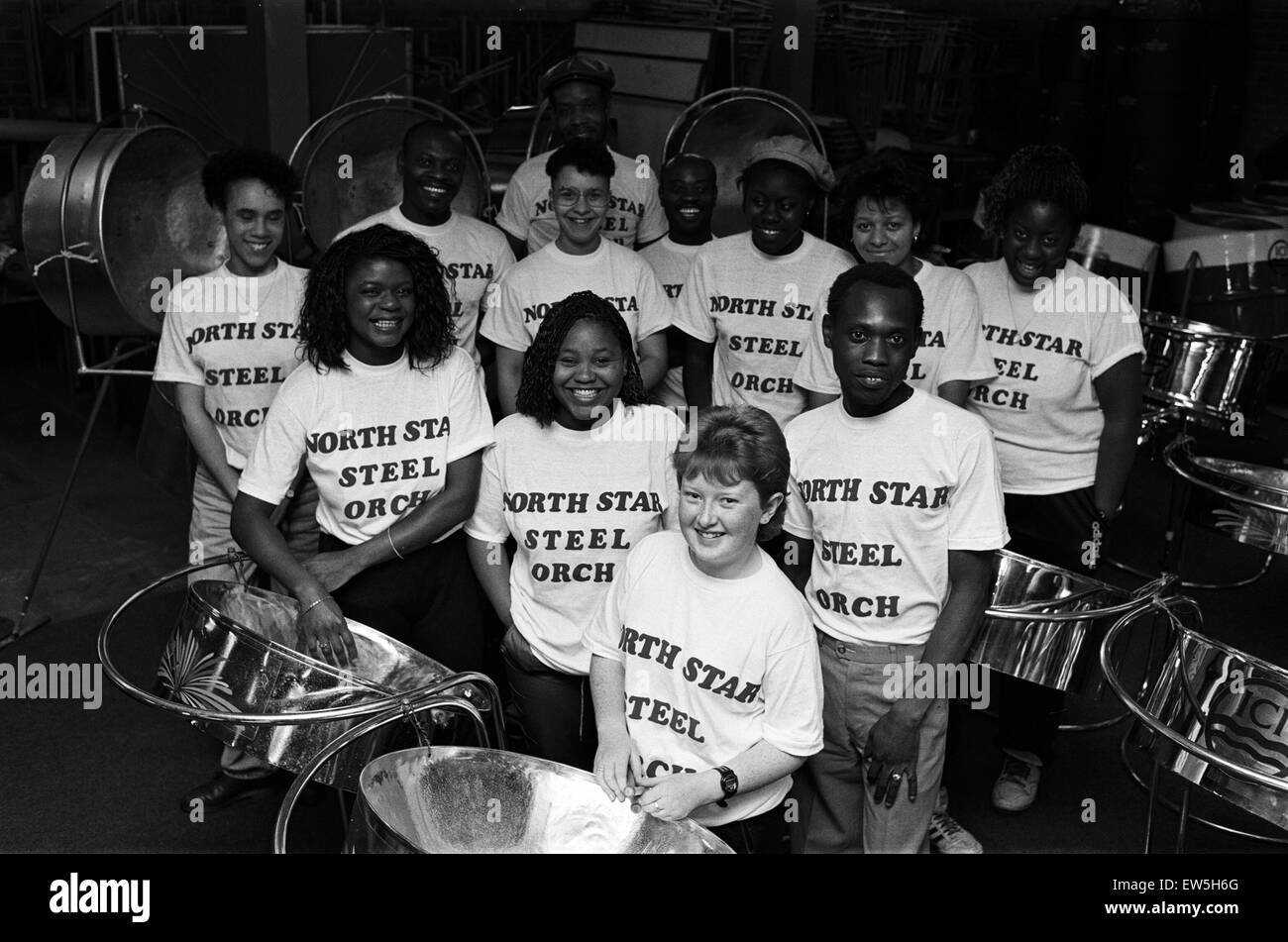 La musica classica sarà ottenere la coppa in acciaio trattamento quando Huddersfield's trail-blazing North Stars Steel Orchestra suona a Londra la Royal Festival Hall di oggi. Handel's Hallelujah Coro sarà tra la musica quando il North Stars effettuare una valutazione aspetto a Foto Stock