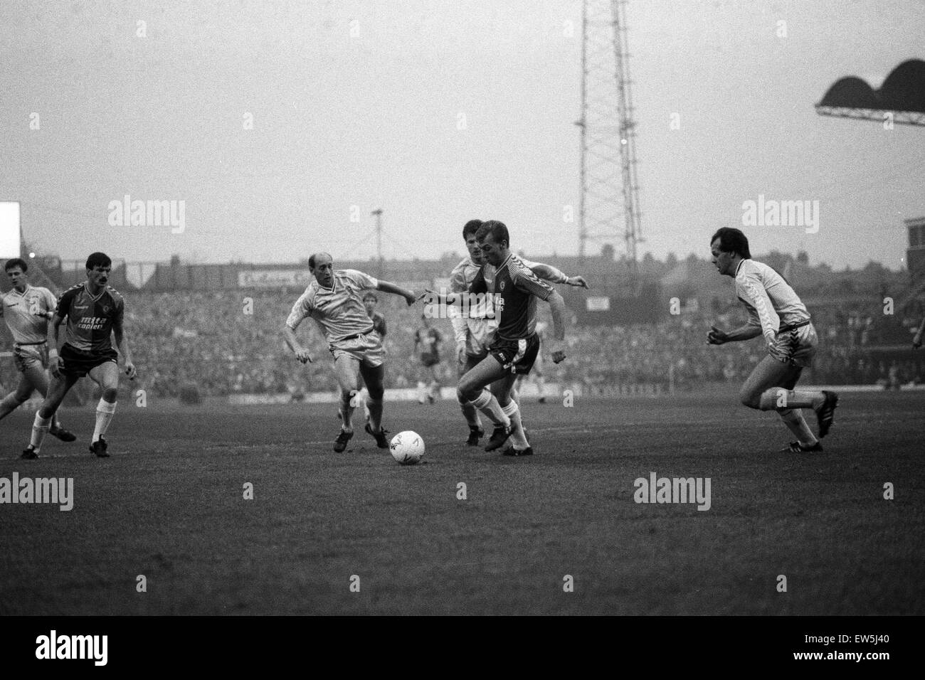 Coventry 2 -1 Aston Villa, prima divisione gioco svolto a Highfield Road. Il 26 novembre 1988. Foto Stock