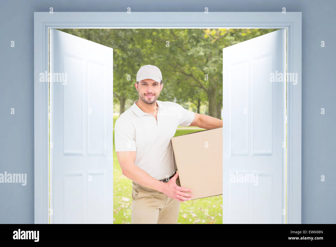Immagine composita di consegna uomo con scatola di cartone Foto Stock