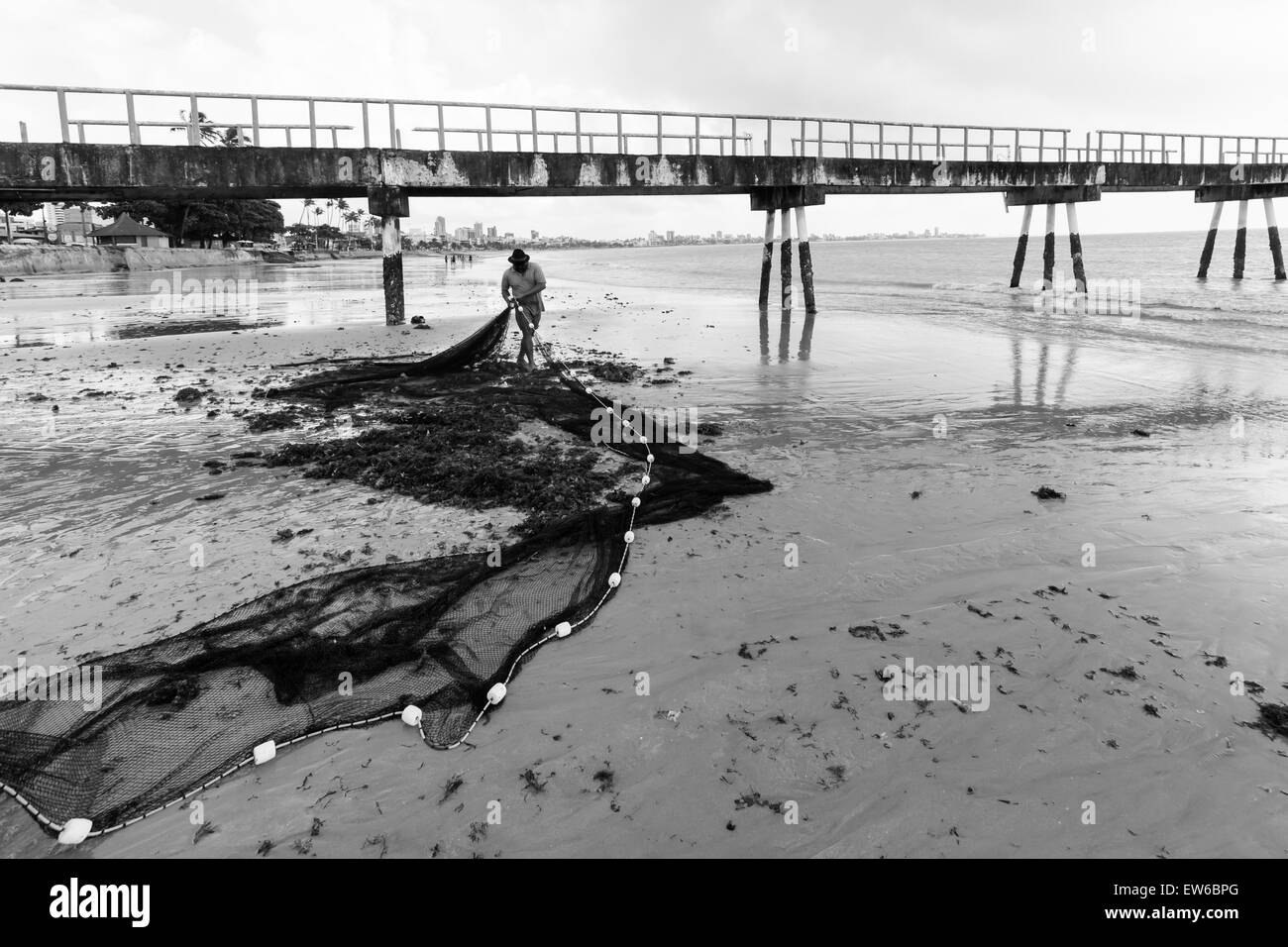Agosto 2009 ,Joao Pessoa, Pernambuco, Brasile - Fisherman Foto Stock