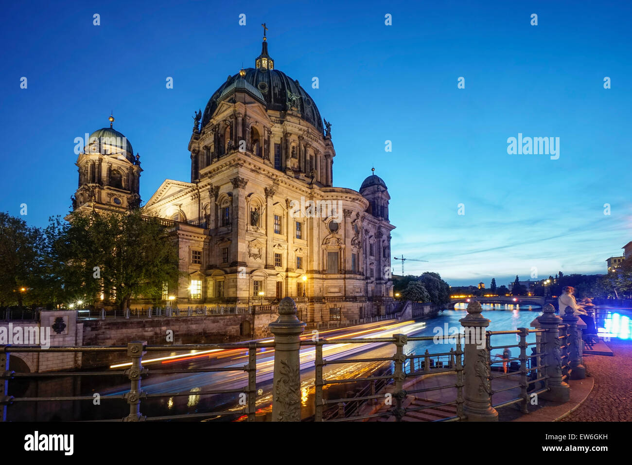 Sulla riva del fiume Spree, a cupola, Kathedral, Berlino Foto Stock