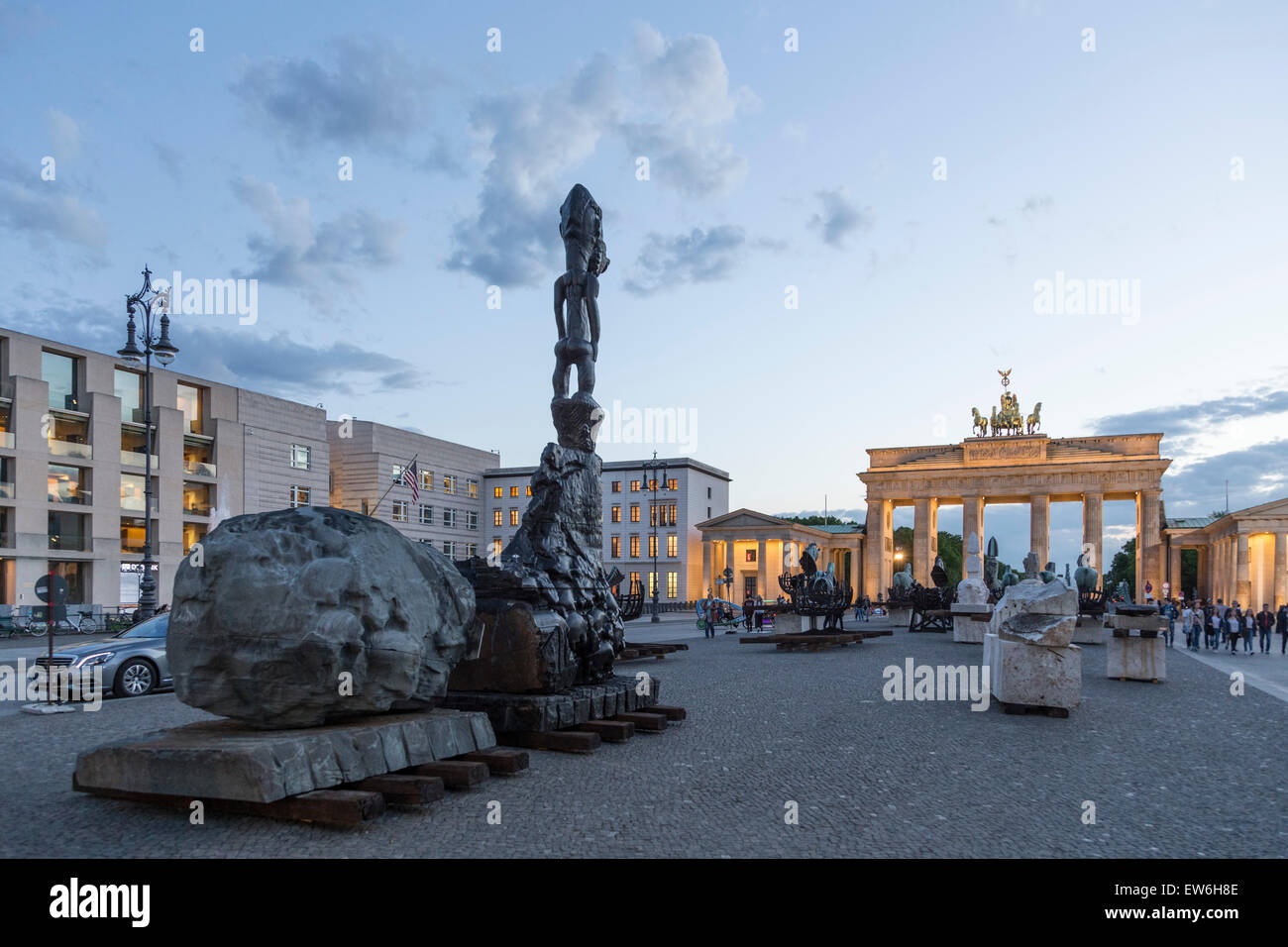 Lapidarium , Aria Aperta Exebition da Gustavo Aceves a Parigi Sqaure, la Porta di Brandeburgo, Berlino Foto Stock
