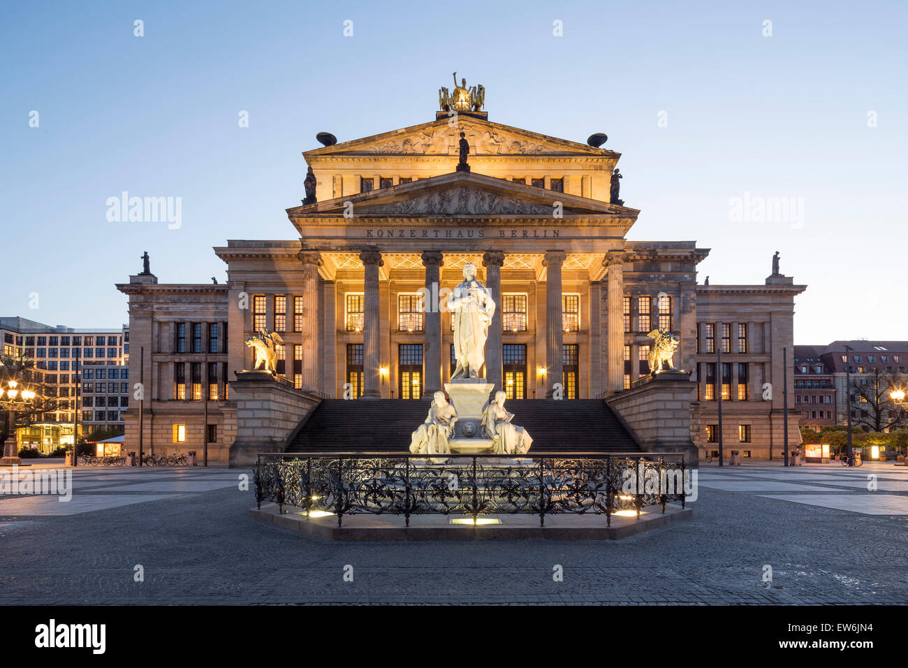 Concert House, statua di Schiller, Berlino Foto Stock