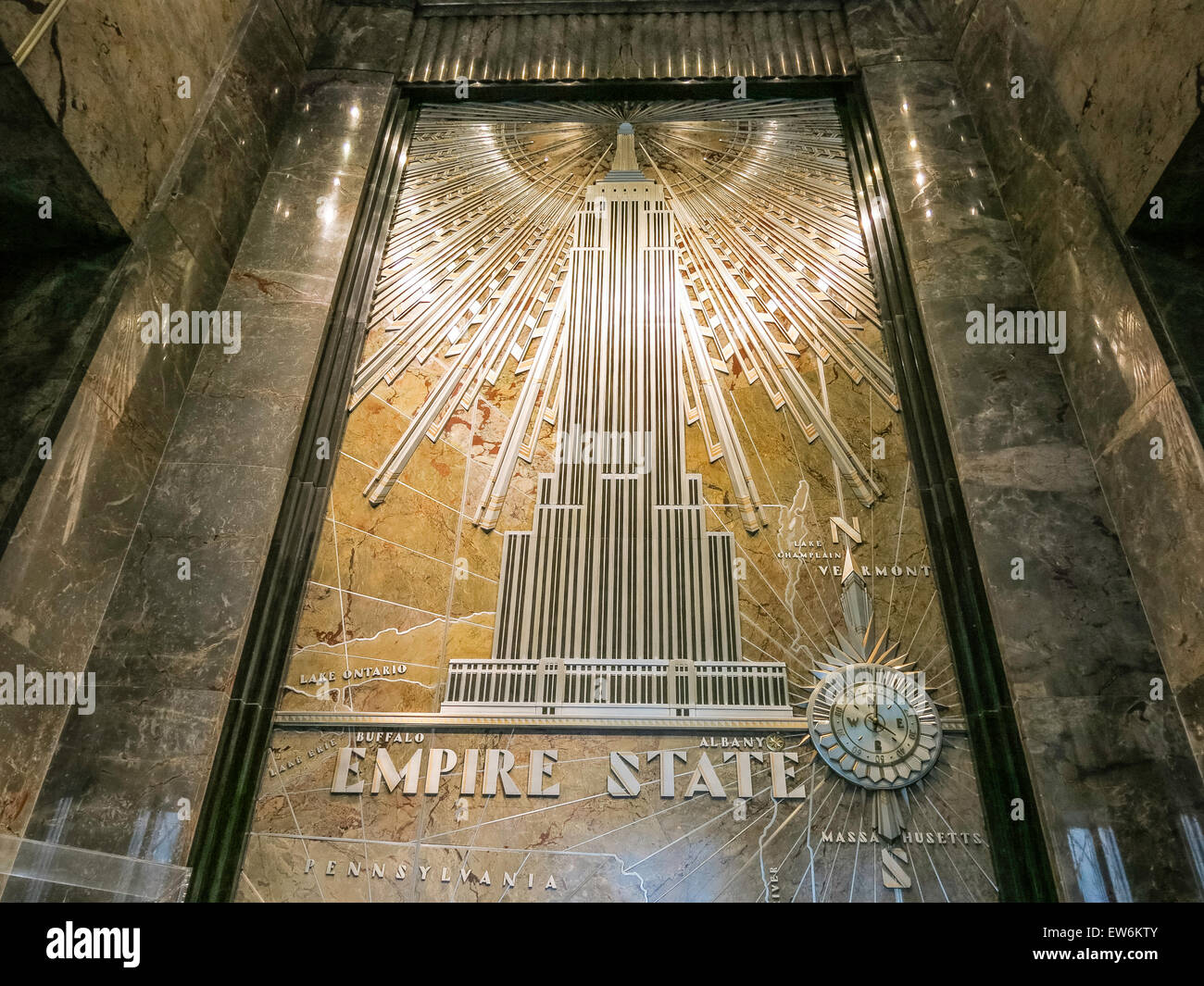 Murale in alluminio, lobby dell'Empire State Building, New York, USA Foto Stock