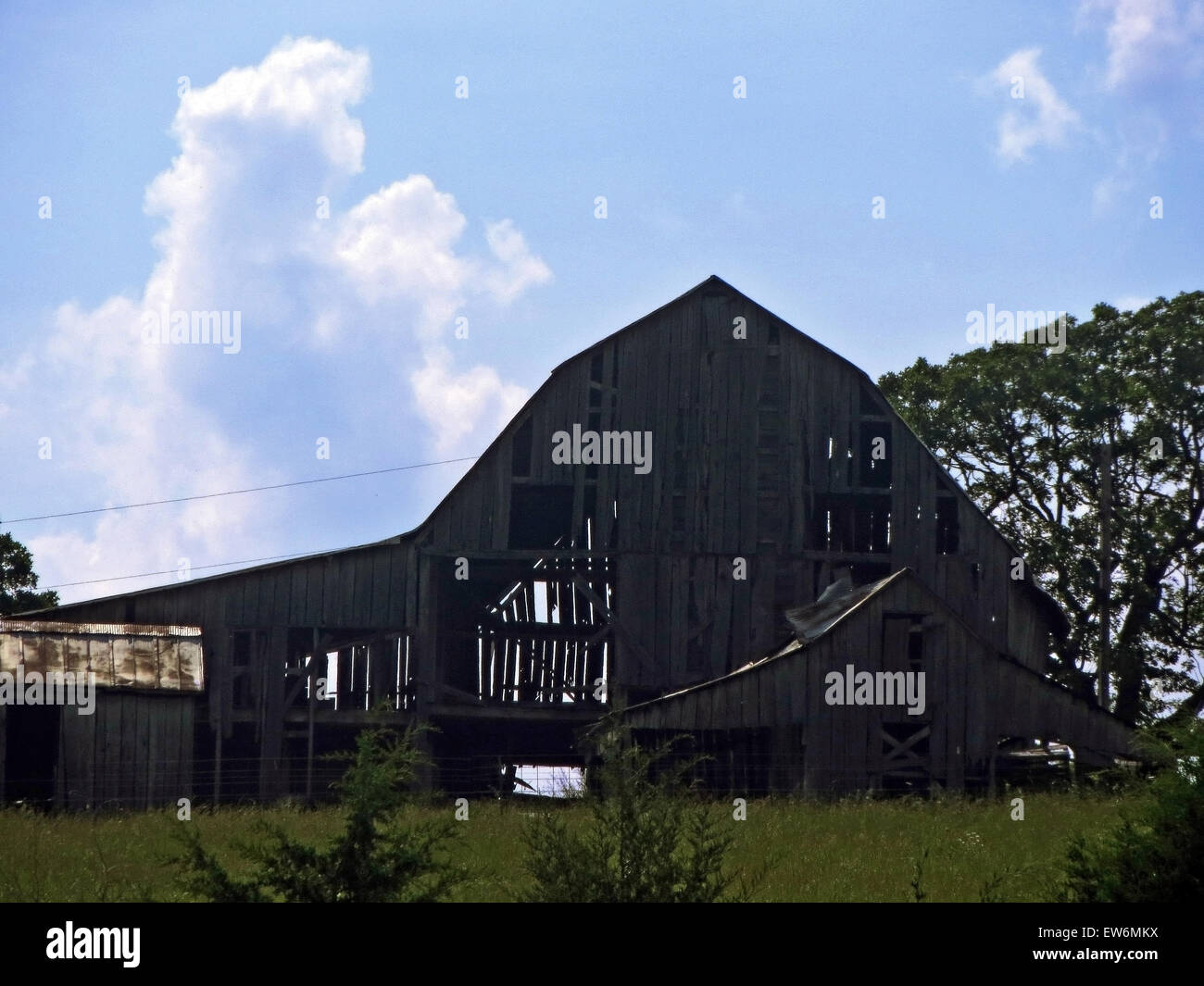 Il vecchio fienile al di fuori di Rolla Missouri Foto Stock