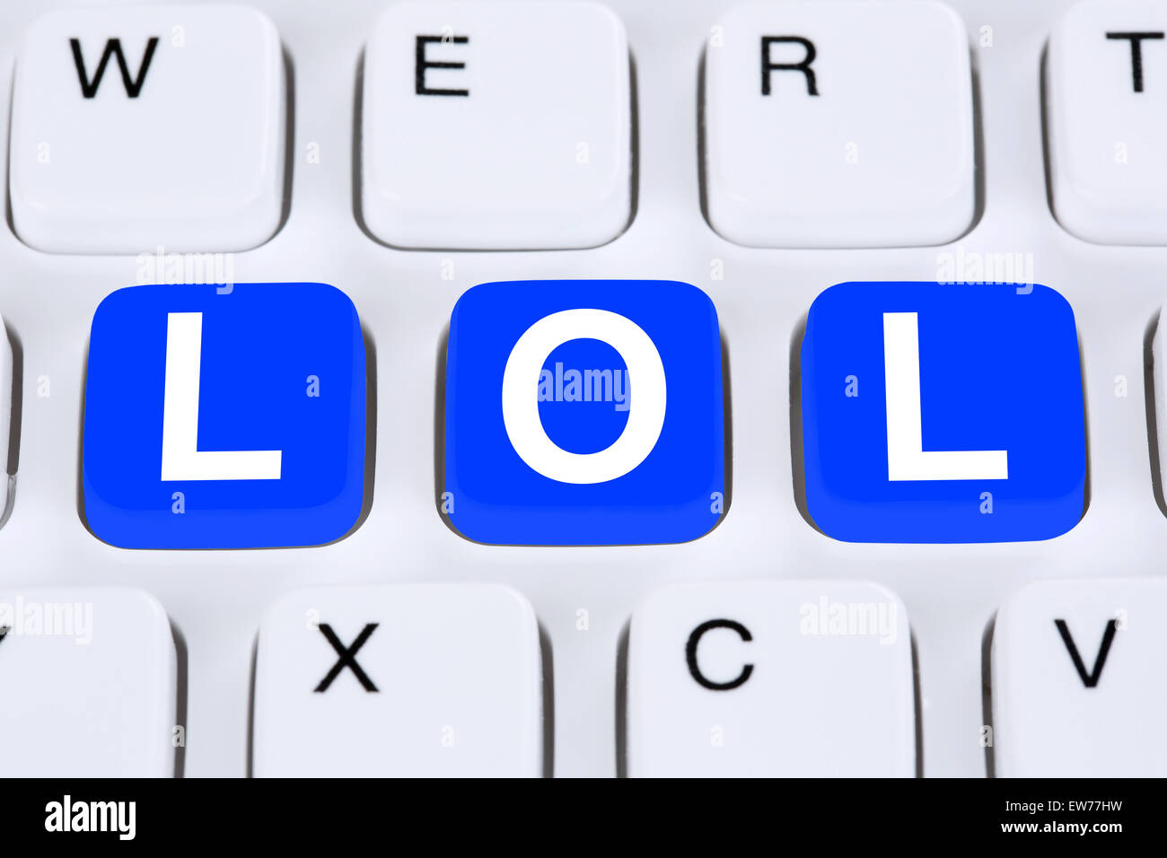 LOL ridi la comunicazione online su internet sulla tastiera del computer Foto Stock