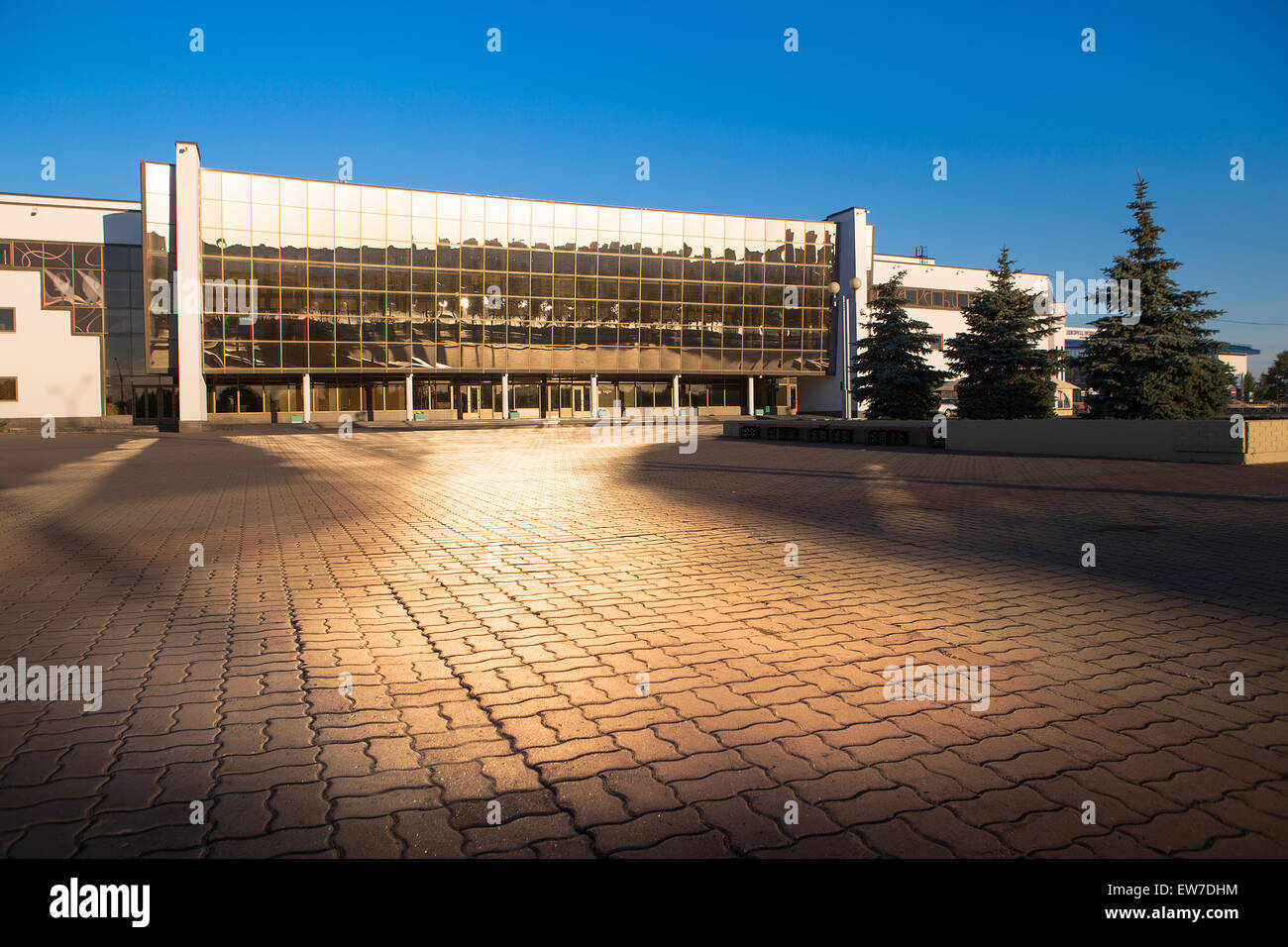 Complesso di sport nella città di Gomel, Bielorussia. Commissionato nel 22 maggio 2000. Lo scopo principale - conduzione di giochi su hockey su ghiaccio, fi Foto Stock