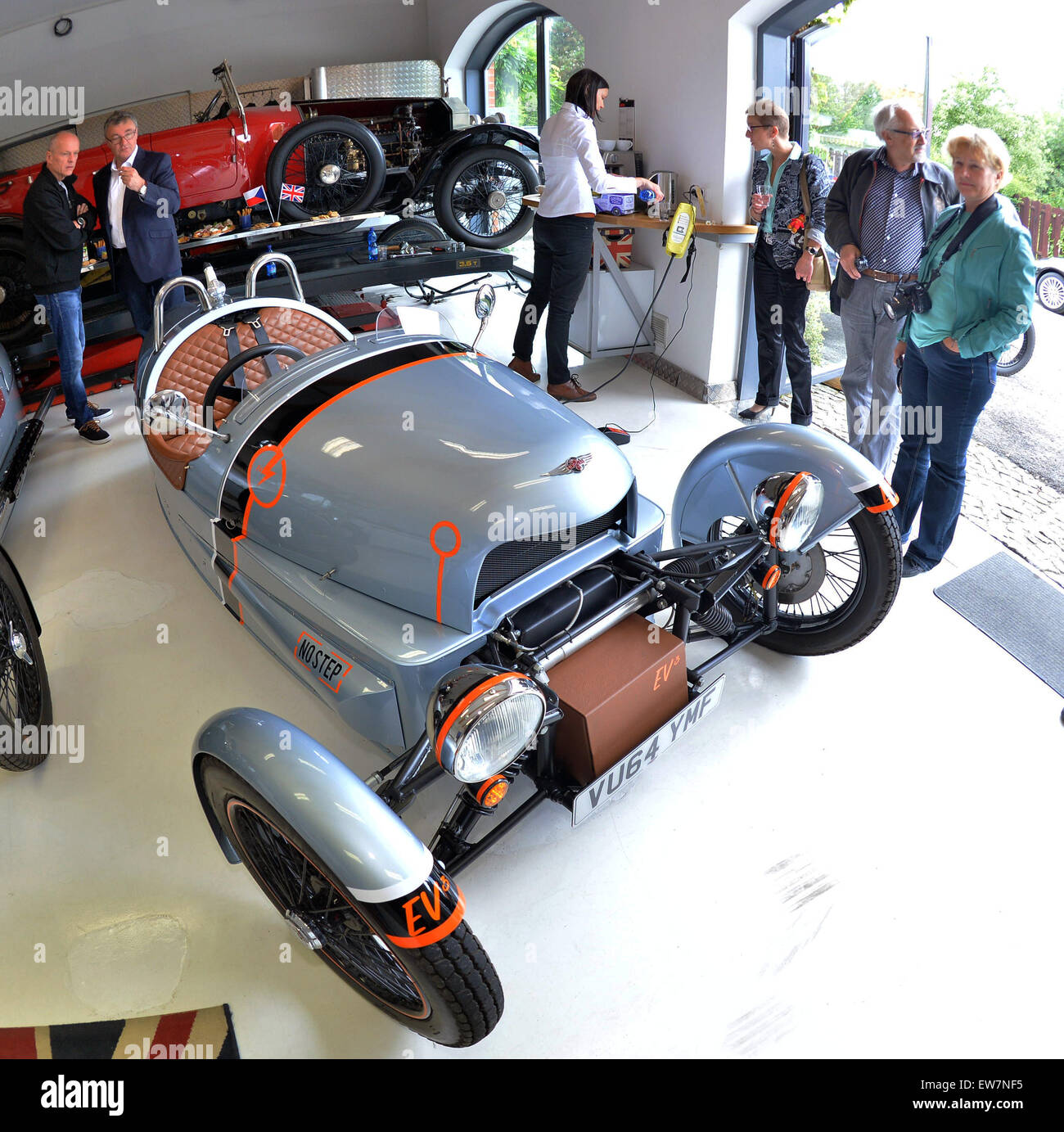 British car company Morgan ha svelato un prototipo di Morgan 3 Wheeler,  EV3, in Dolni Brezany, Repubblica ceca, 19 giugno 2015. Il triciclo motore  di potenza 75 kW può viaggiare su una