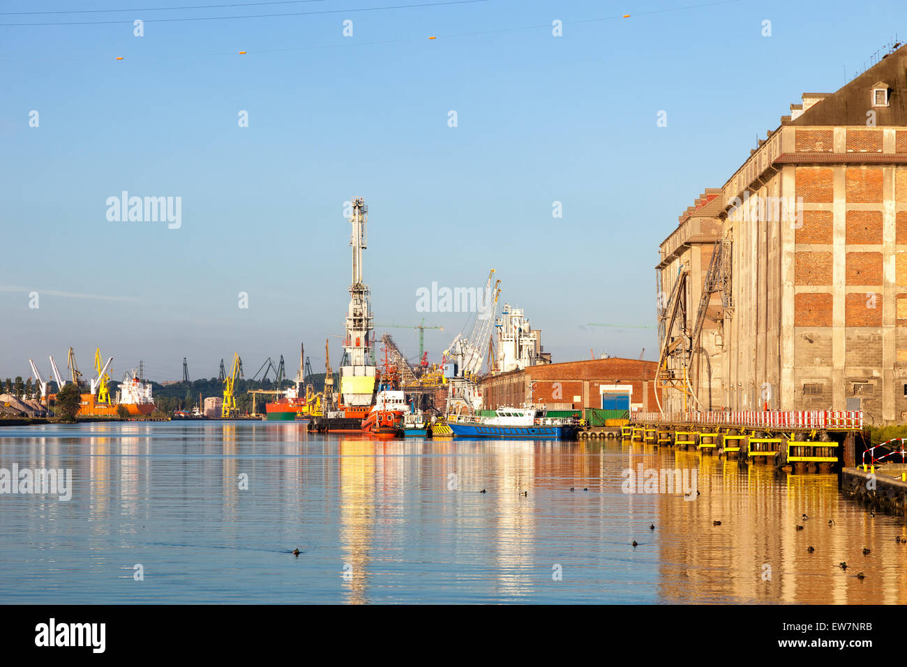 Zona Industriale - porto di Danzica alla mattina, Polonia. Foto Stock