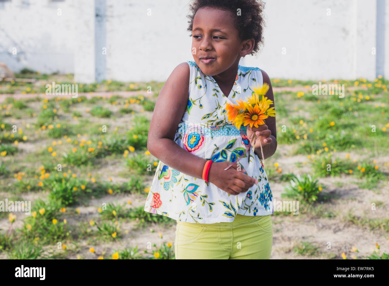 Ragazza con un mazzo di fiori, Perth, Australia Foto Stock