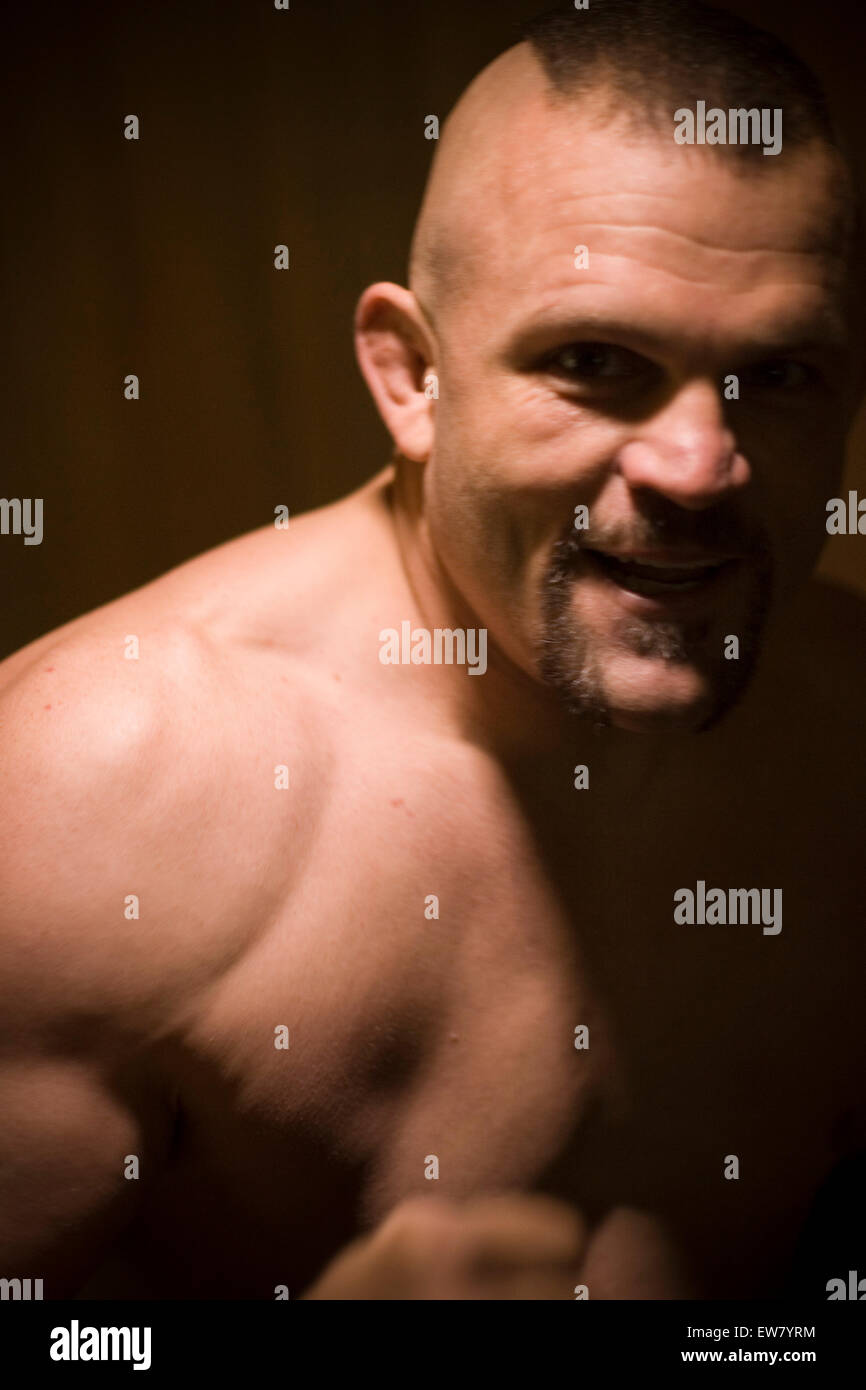 Ultimate Fighting Champion Chuck Liddell, fotografati a "Pit", una struttura di formazione per UFC fighters, vicino a San Luis Obispo Foto Stock
