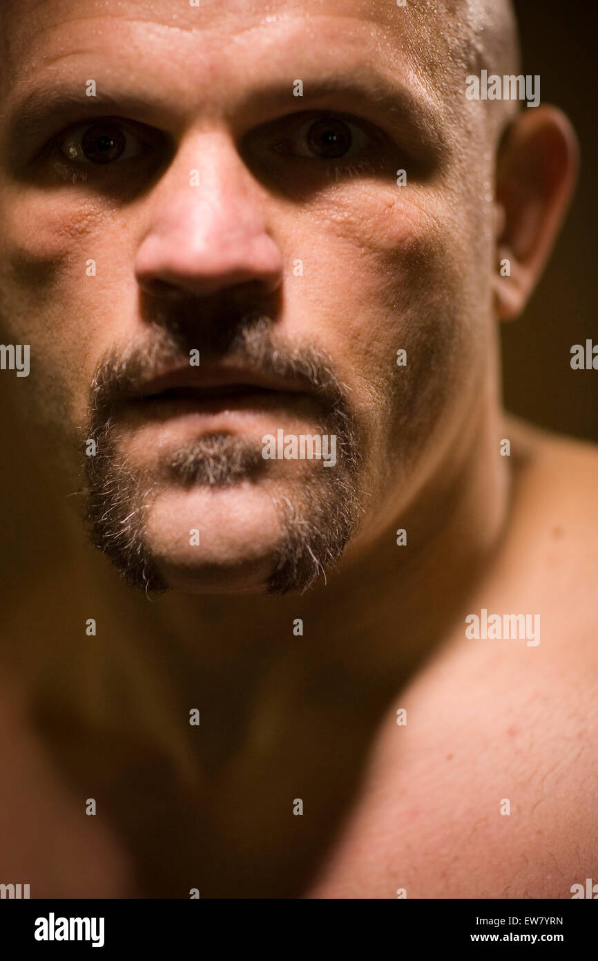 Ultimate Fighting Champion Chuck Liddell, fotografati a "Pit", una struttura di formazione per UFC fighters, vicino a San Luis Obispo Foto Stock
