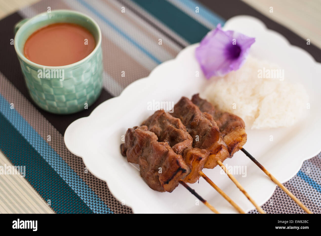In stile thailandese arrosto di maiale, carne di maiale alla griglia, bistecca di carne di maiale, carne di maiale barbecue Foto Stock