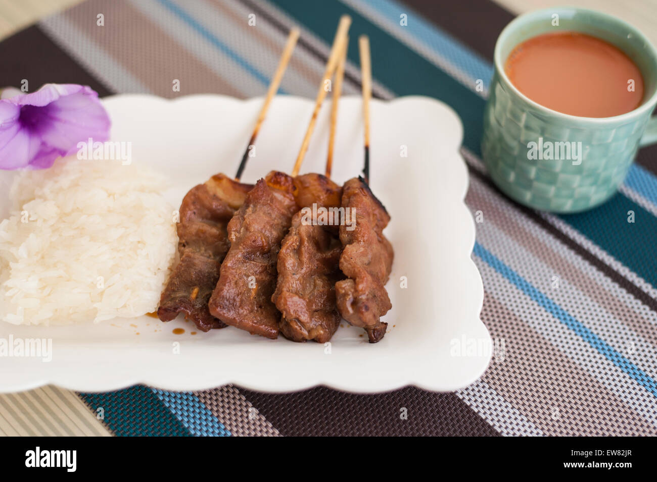 In stile thailandese arrosto di maiale, carne di maiale alla griglia, bistecca di carne di maiale, carne di maiale barbecue Foto Stock
