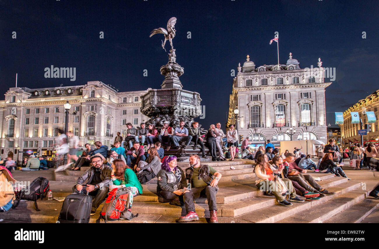 Piccadilly Circus di notte London REGNO UNITO Foto Stock